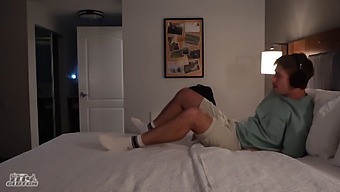 Red Hair Beauty Ely Clutch In Hot Scene In Hotel Room