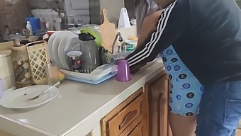 I Seduce My Stepsister And Have Unprotected Sex With Her While She'S Doing Yoga